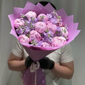 Пионы и маттиолы💜💜💜