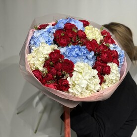 Роза кустовая, Гортензия, Дизайнерская упаковка, Открытка