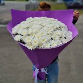 Букет из 19 хризантем