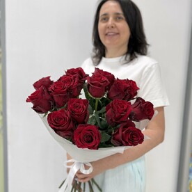 Букет бордовых роз