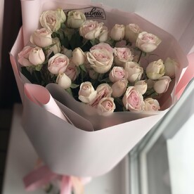 Монобукет из кустовых роз