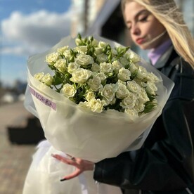 Букет из кустовых роз