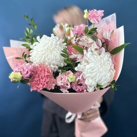 Букет с купными хризантемами