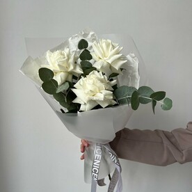 Роза пионовидная, Эвкалипт, Пленка матовая