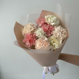 Букет из 9 нежных гвоздик