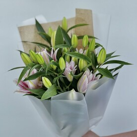 Шикарная лилия