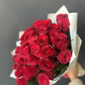 Моно букет из 21 красной розы