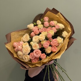 Роскошный монобукет из vip пионовидные кустовое роз