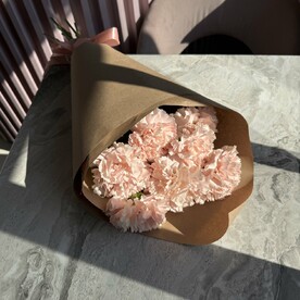 Кулек из кружевных диантусов