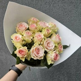 Букет из нежных роз 15 шт