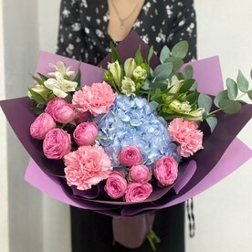 Гортензия, Роза пионовидная кустовая, Альстромерия, Диантус, Эвкалипт, Авторская упаковка