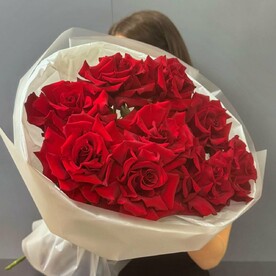 Французские розы красные 11 шт