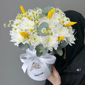 Танацетум, Хризантема кустовая, Эвкалипт, Лагурус, Шляпная коробка