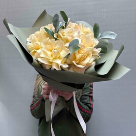 Роза французская, Рускус, Пленка