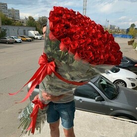 Букет из 101 метровой розы