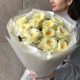 Сливочные розы