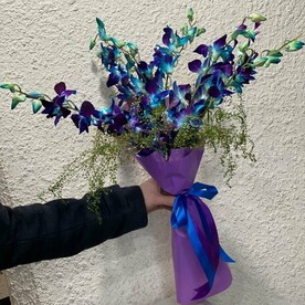 Орхидея, Зелень декоративная, Дизайнерская упаковка