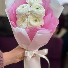 Белые Ранункулюсы