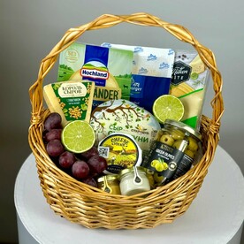 Корзинка с Сырами