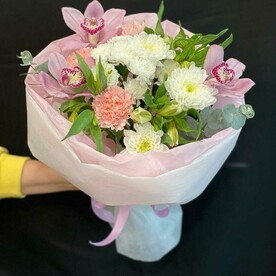 Орхидея, Гвоздика, Альстромерия, Эвкалипт, Хризантема кустовая, Упаковка