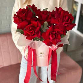 Вывернутые красные розы 🌸