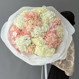 Монобукет "ГОРТЕНЗИЯ 19" розовый/белый цвет, 19 шт