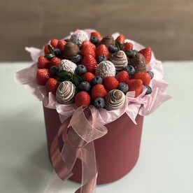 Клубка в шоколаде и голубика в коробке
