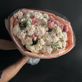 Роза, Диантус, Роза пионовидная, Маттиола, Гортензия, Дизайнерская упаковка