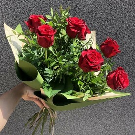 Букет из красных роз