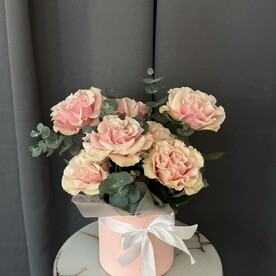 Коробочка ажурных роз