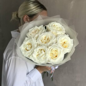 Букет из 7 пионовидных роз
