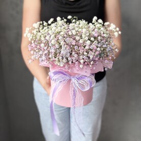 Шляпная коробка с гипсофилой
