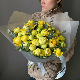 Роза пионовидная кустовая, Эвкалипт, Дизайнерская упаковка