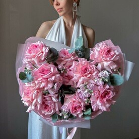 Роскошный букет с французскими розовыми розами Pink O'Hara