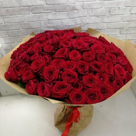 Букет из красных роз