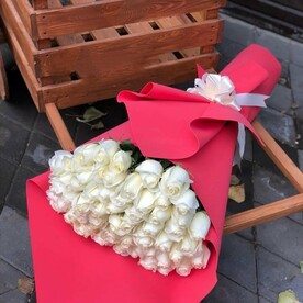 Букет из белых роз