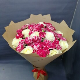 Букет из кустовых роз