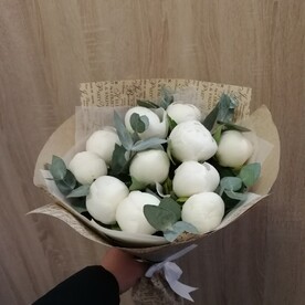 Букет из пионов.