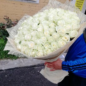 Белые розы, Упаковка сизаль