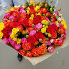 Букет из кустовых роз