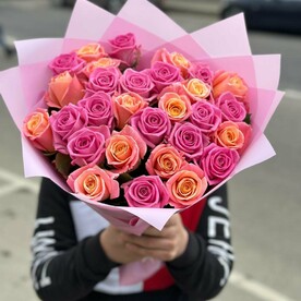 Букет из 29 микс роз