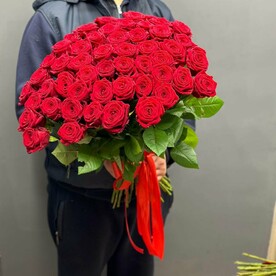 Букет из 51 красной розы 70 см