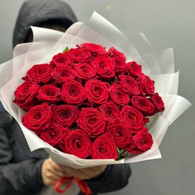 Букет из 31 красной розы