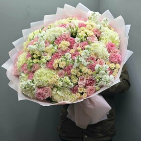 Гвоздика одноголовая шт, Роза шт, Гортензия шт, Роза кустовая шт, Лизиантус Эустома шт, Маттиола шт, Упаковка шт, шт