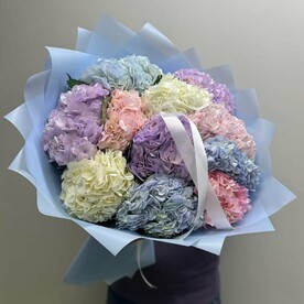 🌸 Букет из 11 гортензий