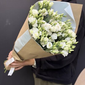 Нежность в каждом бутоне — 9 лизиантусов 🌸✨
