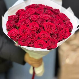 Букет из  29 красных роз