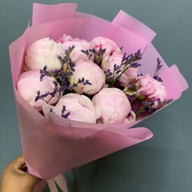 9 пионов