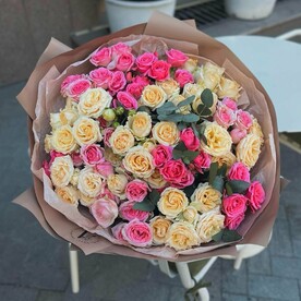 Роза кустовая, Эвкалипт, Дизайнерская упаковка, Корейская бумага, Открытка