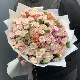Роза Кения, Рускус, Гипсофила, Дизайнерская упаковка, Открытка